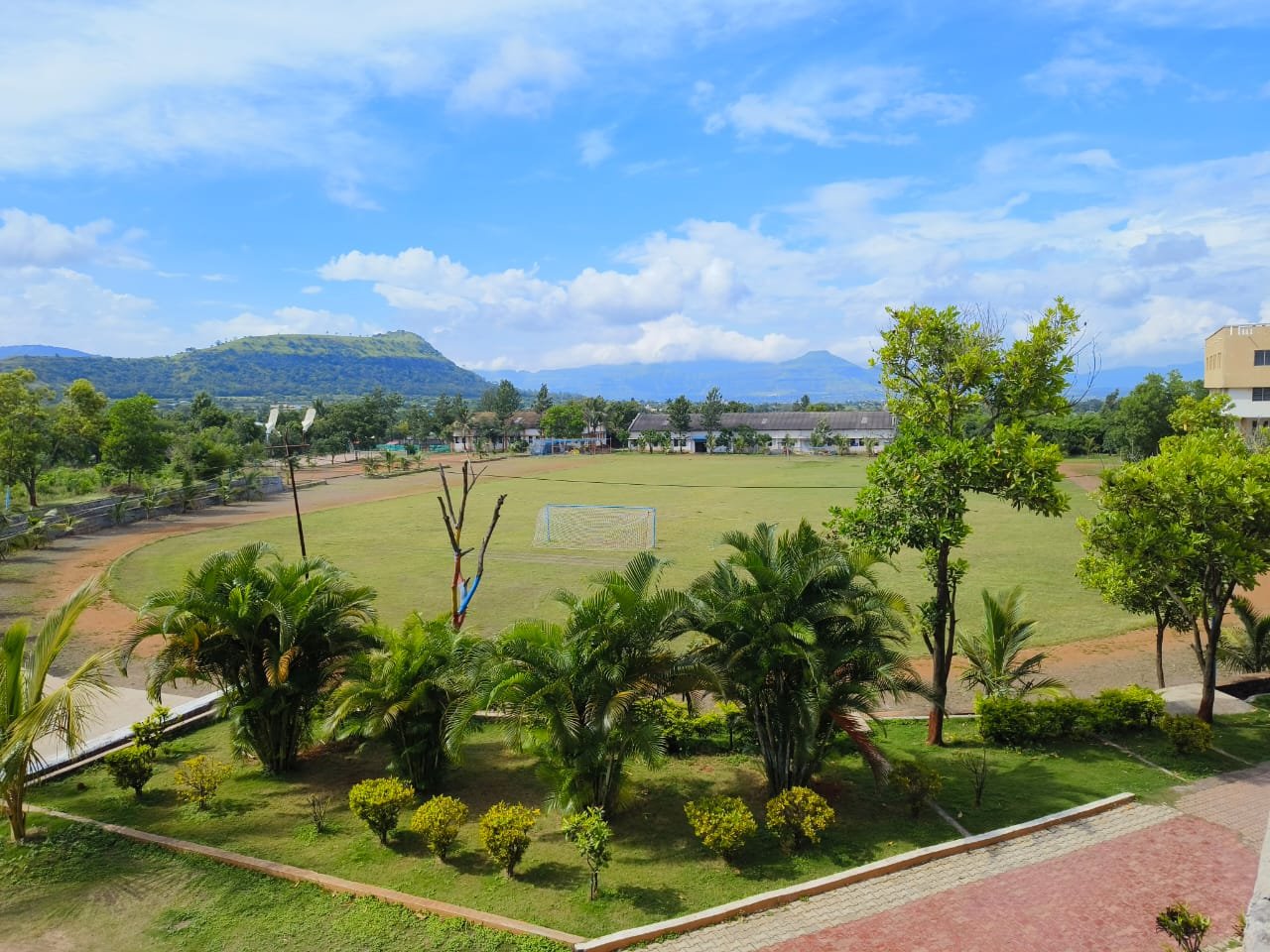 Spacious 13-acre grounds